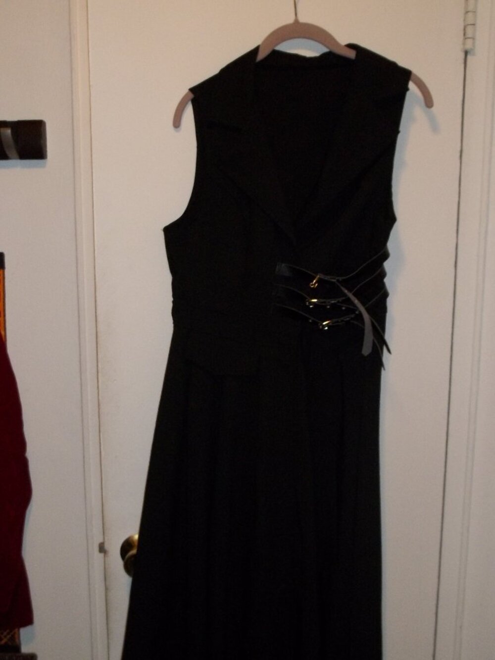 Collared Sleeveless Vest with 3 Buckle Closure